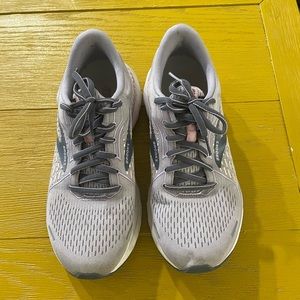 Brooks Adrenaline 21